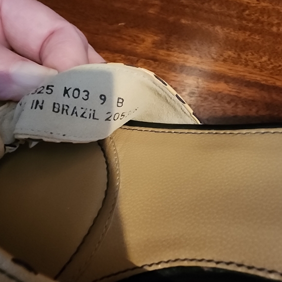 Cole Haan Leather Sandals-Size 9 Medium - Picture 10 of 10